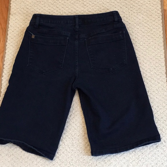 Simply Vera Shorts - Picture 2 of 5